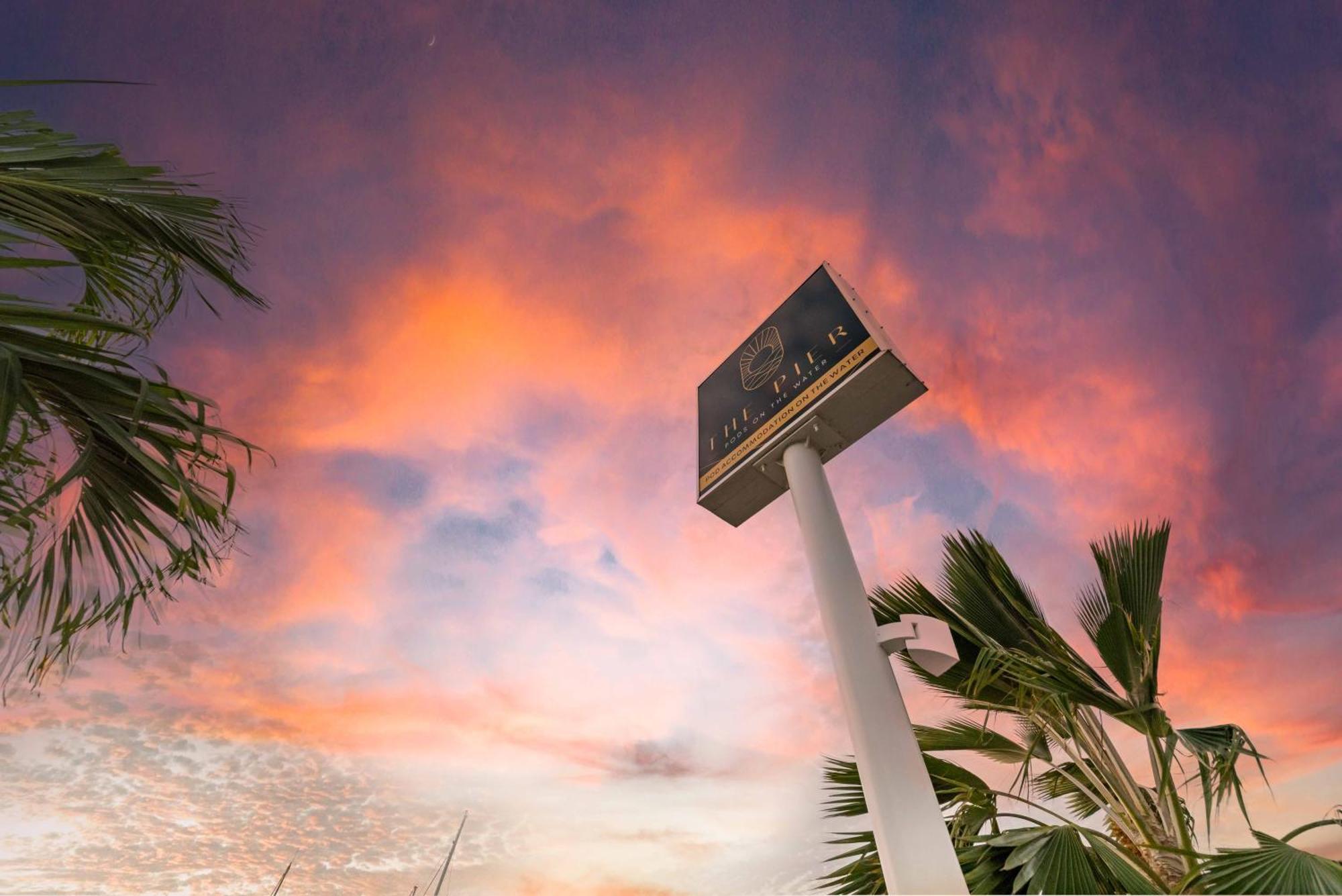 The Pier Pods On The Water- 50M From Townsville Bus Terminal And Ferry Terminal- Passport Id Requried Extérieur photo