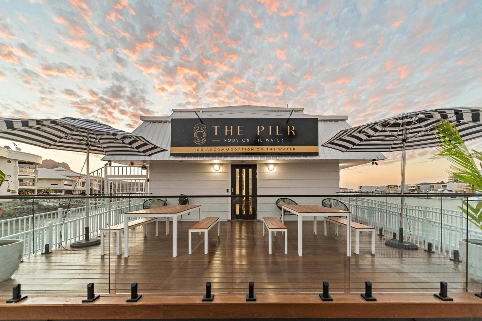 The Pier Pods On The Water- 50M From Townsville Bus Terminal And Ferry Terminal- Passport Id Requried Extérieur photo