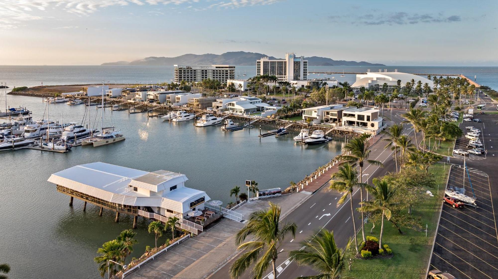 The Pier Pods On The Water- 50M From Townsville Bus Terminal And Ferry Terminal- Passport Id Requried Extérieur photo