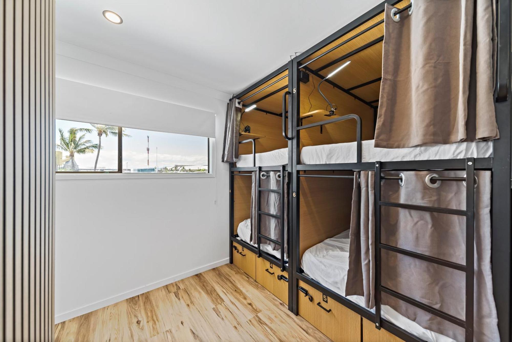 The Pier Pods On The Water- 50M From Townsville Bus Terminal And Ferry Terminal- Passport Id Requried Extérieur photo